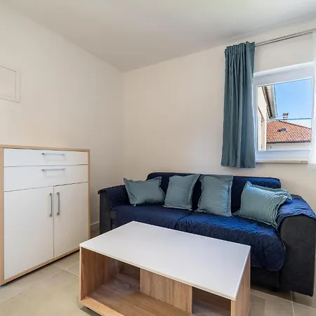 1 Bedroom Cozy In Apartment