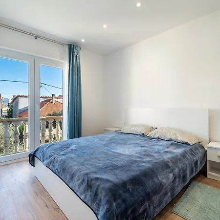 1 Bedroom Cozy In Apartment