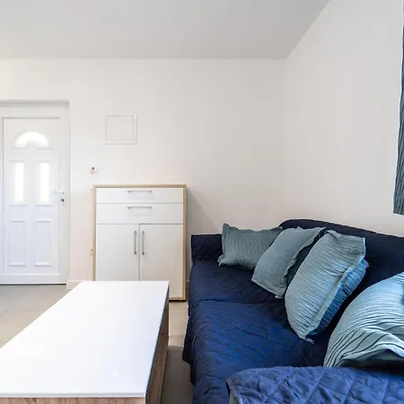 1 Bedroom Cozy In Apartment Zadar